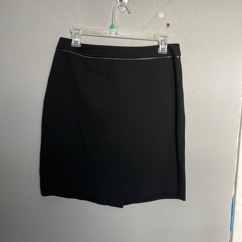 Talbots black size 8 pencil skirt faux leather trim dark academia mod office